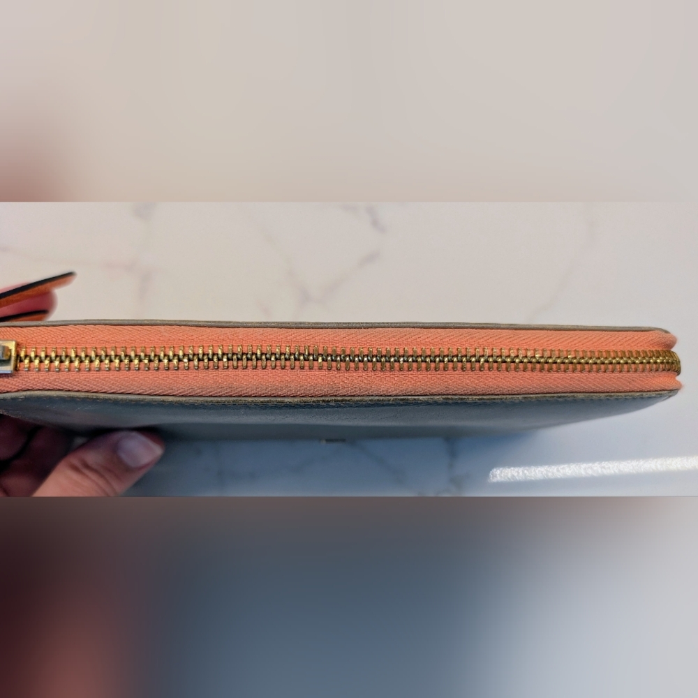 Chloé Gray Leather Wallet - Picture 4 of 8